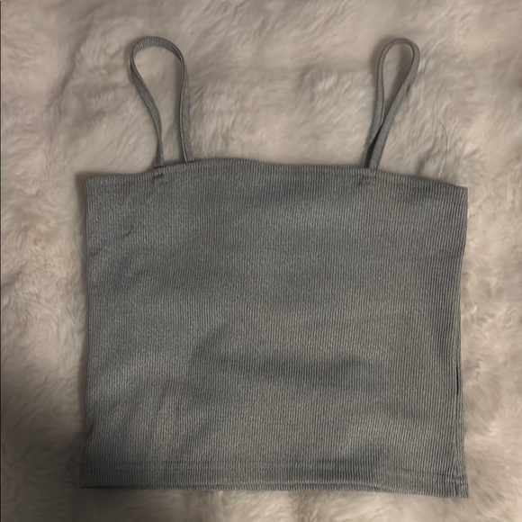 plain grey cropped tank 🩶🧦 - Picture 1 of 1